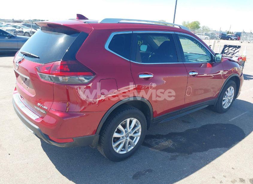 Photo 4 of 2018 Nissan Rogue SV (VIN 5N1AT2MV2JC720246)