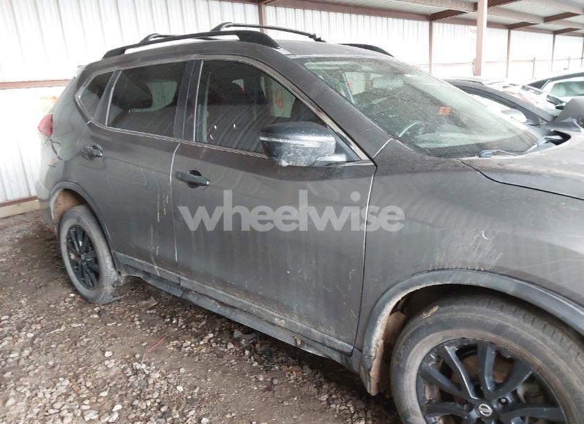 Photo 13 of 2018 Nissan Rogue SV (VIN 5N1AT2MV2JC729335)