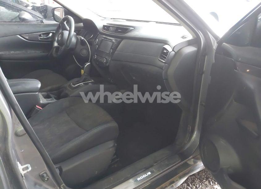 Photo 5 of 2018 Nissan Rogue SV (VIN 5N1AT2MV2JC729335)