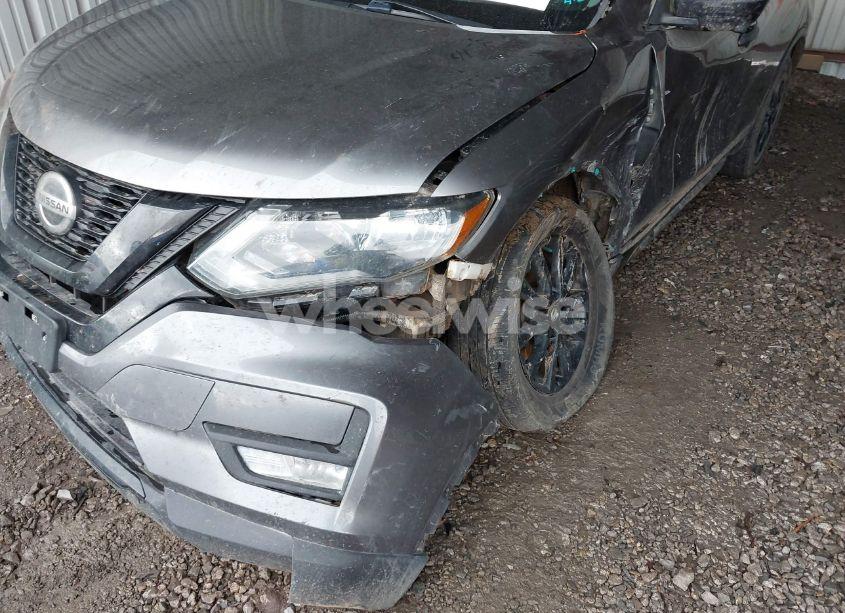 Photo 6 of 2018 Nissan Rogue SV (VIN 5N1AT2MV2JC729335)