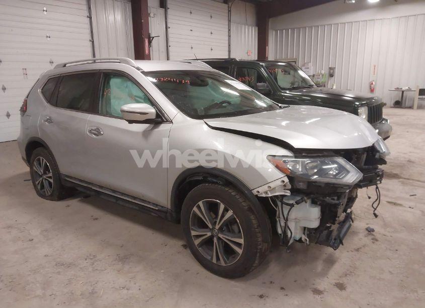 2018 Nissan Rogue SL (VIN 5N1AT2MV2JC731487) main photo