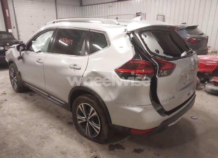 Photo 3 of 2018 Nissan Rogue SL (VIN 5N1AT2MV2JC731487)