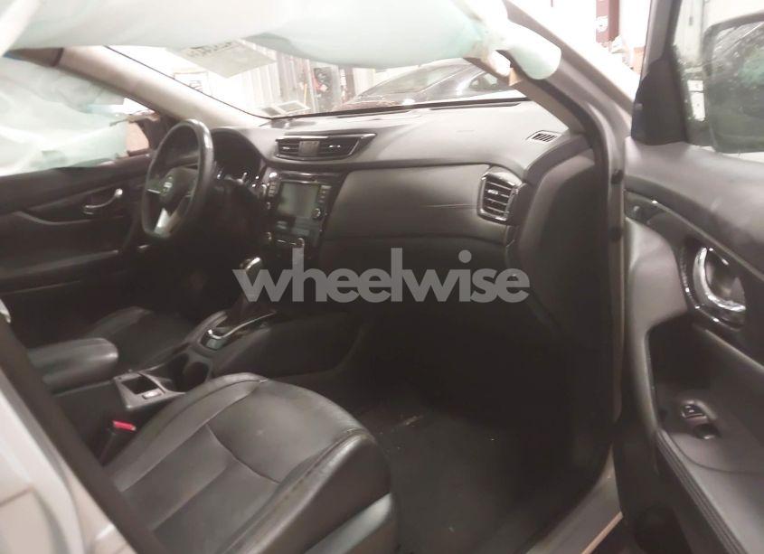 Photo 5 of 2018 Nissan Rogue SL (VIN 5N1AT2MV2JC731487)