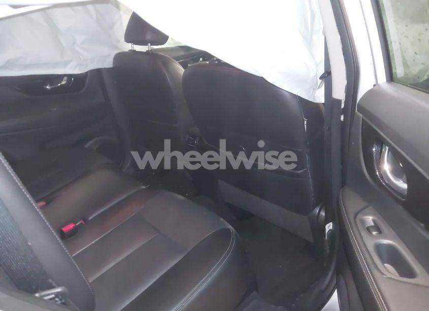 Photo 8 of 2018 Nissan Rogue SL (VIN 5N1AT2MV2JC731487)