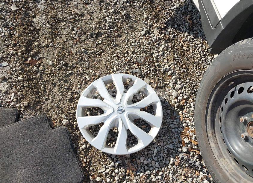 Photo 12 of 2018 Nissan Rogue S (VIN 5N1AT2MV2JC731697)