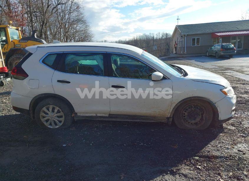 Photo 14 of 2018 Nissan Rogue S (VIN 5N1AT2MV2JC731697)