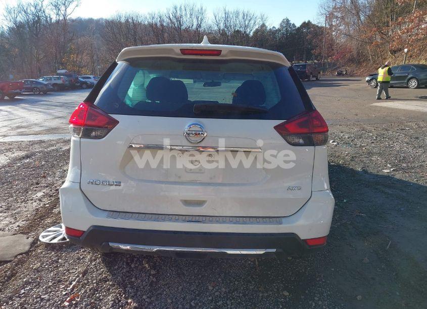 Photo 17 of 2018 Nissan Rogue S (VIN 5N1AT2MV2JC731697)