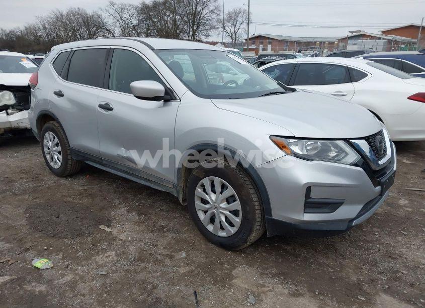 2018 Nissan Rogue S (VIN 5N1AT2MV2JC757393) main photo