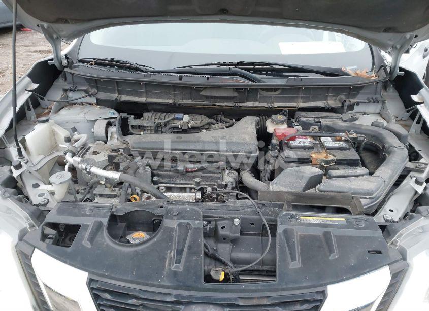 Photo 10 of 2018 Nissan Rogue S (VIN 5N1AT2MV2JC757393)