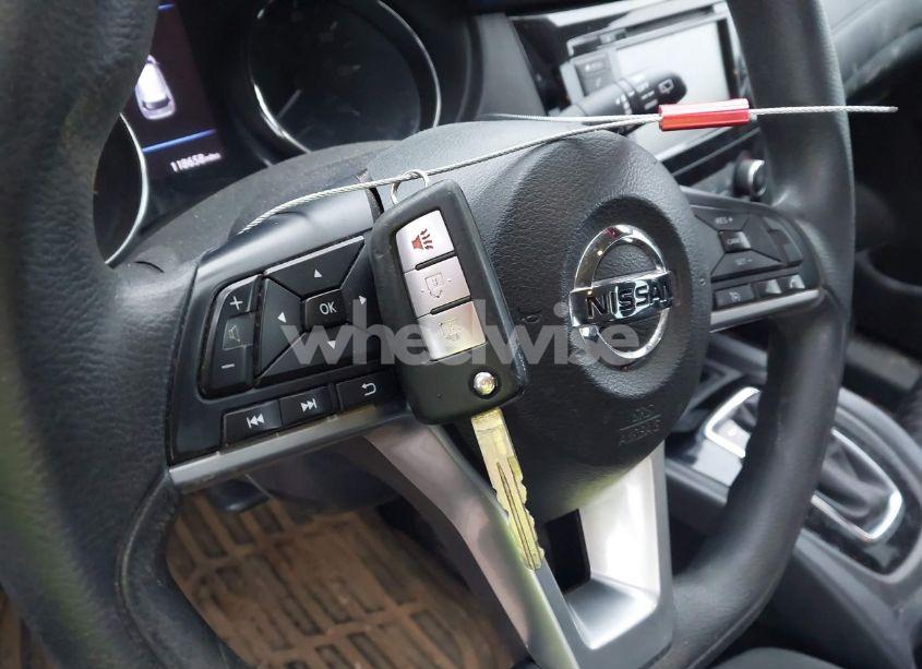 Photo 11 of 2018 Nissan Rogue S (VIN 5N1AT2MV2JC757393)