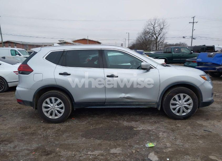 Photo 13 of 2018 Nissan Rogue S (VIN 5N1AT2MV2JC757393)
