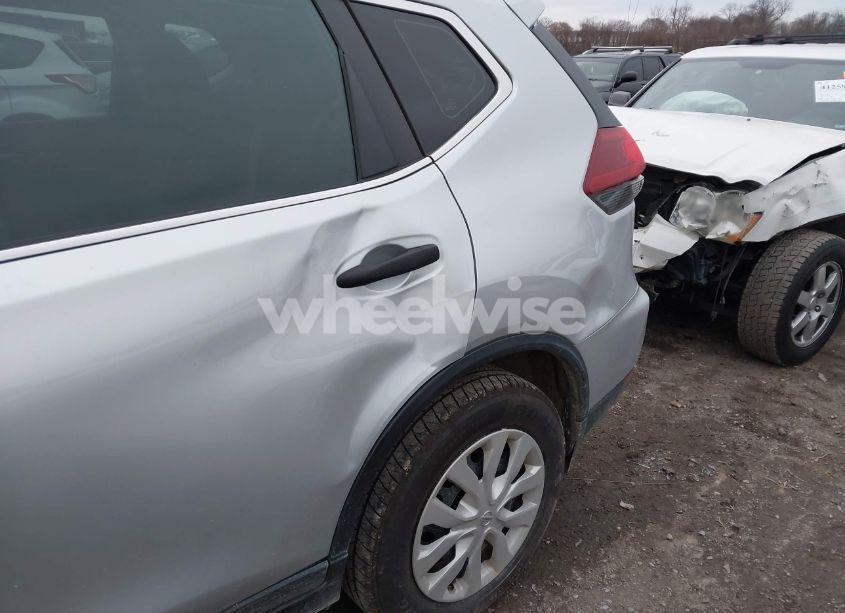 Photo 17 of 2018 Nissan Rogue S (VIN 5N1AT2MV2JC757393)