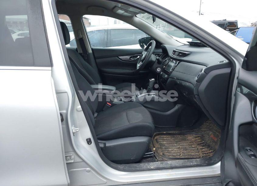 Photo 5 of 2018 Nissan Rogue S (VIN 5N1AT2MV2JC757393)