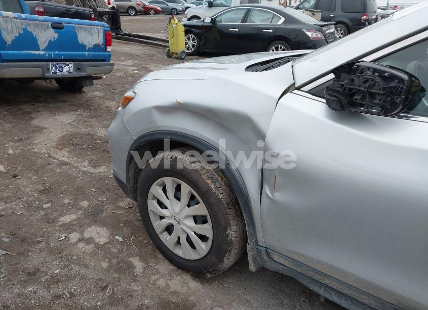 Photo 6 of 2018 Nissan Rogue S (VIN 5N1AT2MV2JC757393)