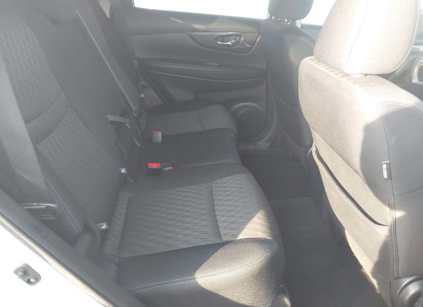 Photo 8 of 2018 Nissan Rogue SV (VIN 5N1AT2MV2JC758799)