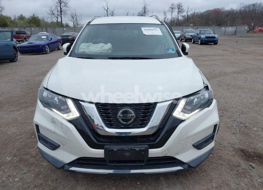Photo 12 of 2018 Nissan Rogue SV (VIN 5N1AT2MV2JC770791)