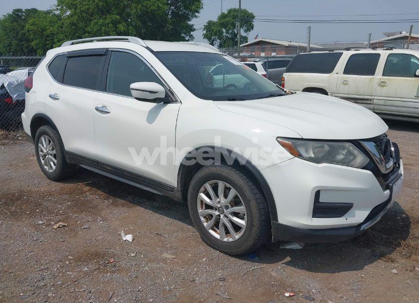 2018 Nissan Rogue SV (VIN 5N1AT2MV2JC786439) main photo