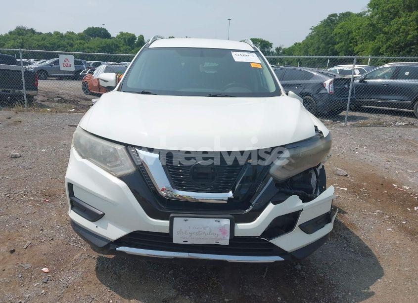 Photo 12 of 2018 Nissan Rogue SV (VIN 5N1AT2MV2JC786439)