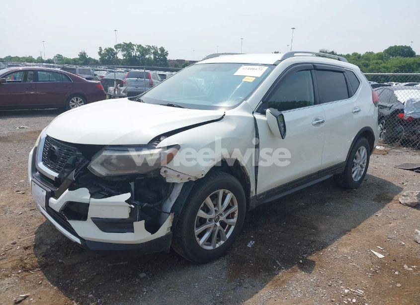 Photo 2 of 2018 Nissan Rogue SV (VIN 5N1AT2MV2JC786439)