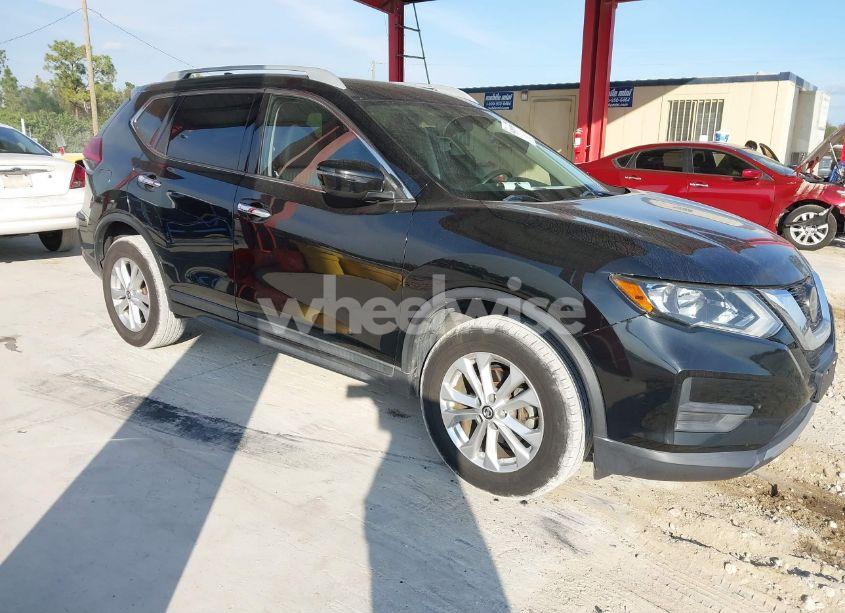 2018 Nissan Rogue S (VIN 5N1AT2MV2JC814997) main photo