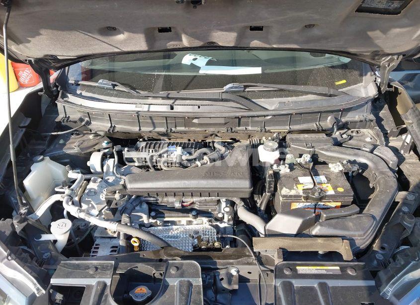 Photo 10 of 2018 Nissan Rogue S (VIN 5N1AT2MV2JC814997)