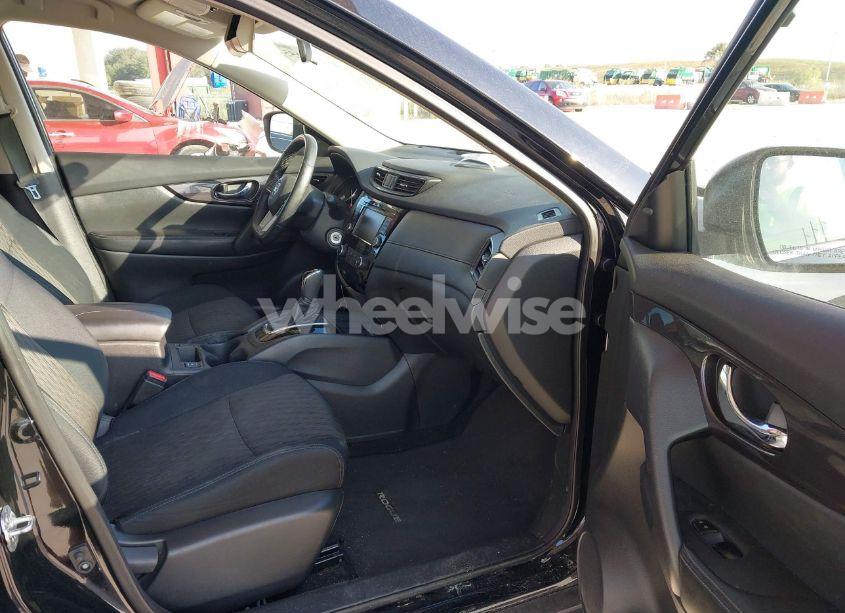 Photo 5 of 2018 Nissan Rogue S (VIN 5N1AT2MV2JC814997)