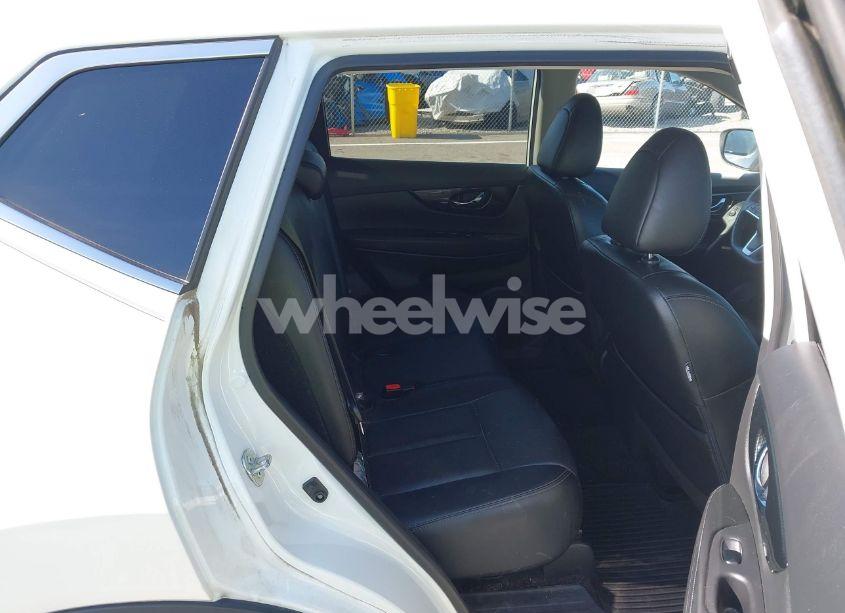 Photo 8 of 2019 Nissan Rogue SL (VIN 5N1AT2MV2KC726646)