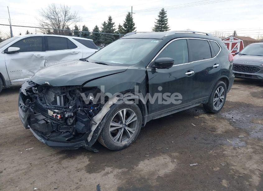 Photo 2 of 2019 Nissan Rogue SV (VIN 5N1AT2MV2KC747545)
