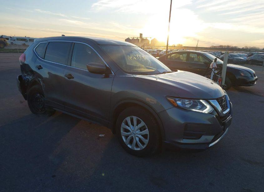 2019 Nissan Rogue S (VIN 5N1AT2MV2KC749036) main photo