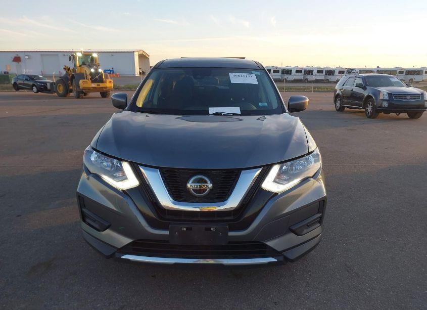 Photo 13 of 2019 Nissan Rogue S (VIN 5N1AT2MV2KC749036)