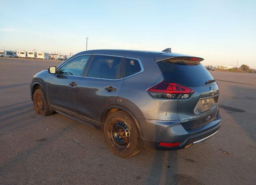 Photo 3 of 2019 Nissan Rogue S (VIN 5N1AT2MV2KC749036)