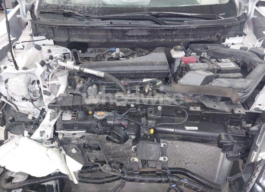 Photo 10 of 2019 Nissan Rogue SV (VIN 5N1AT2MV2KC752129)