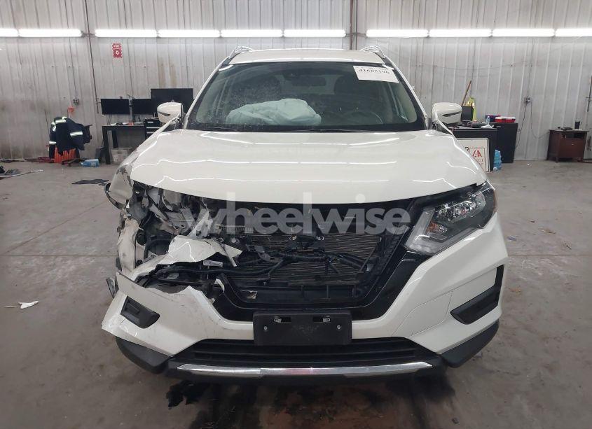 Photo 12 of 2019 Nissan Rogue SV (VIN 5N1AT2MV2KC752129)