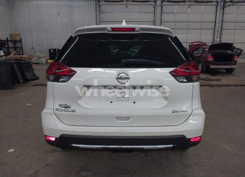 Photo 16 of 2019 Nissan Rogue SV (VIN 5N1AT2MV2KC752129)