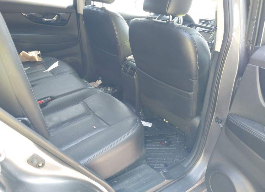 Photo 8 of 2019 Nissan Rogue SL (VIN 5N1AT2MV2KC755242)