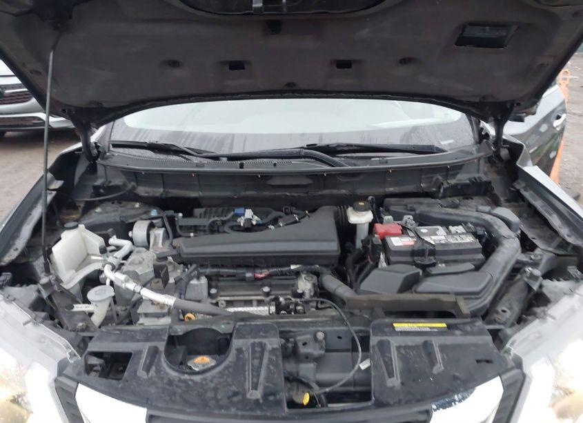 Photo 10 of 2019 Nissan Rogue SV (VIN 5N1AT2MV2KC772011)