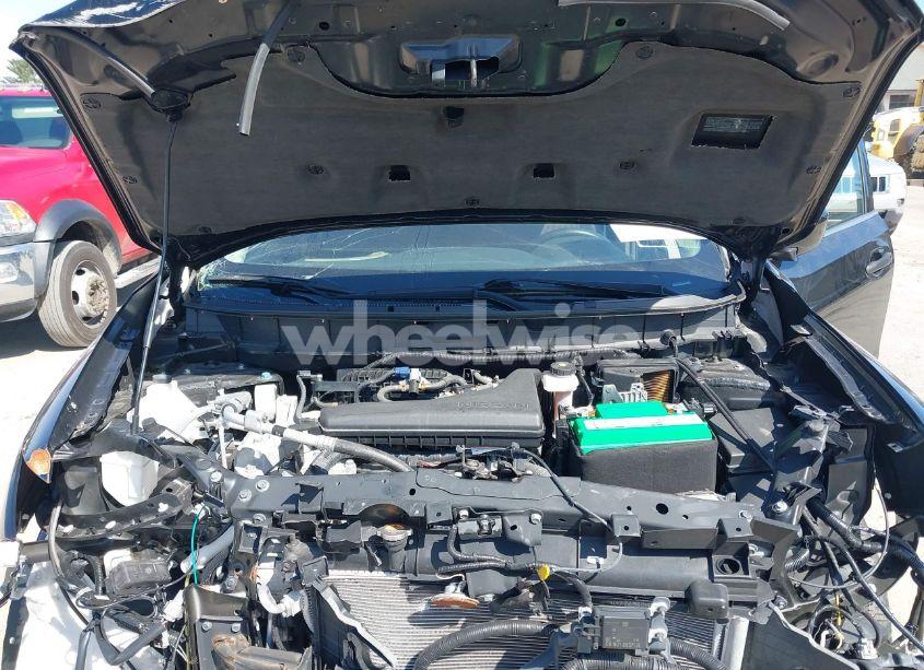 Photo 10 of 2019 Nissan Rogue S (VIN 5N1AT2MV2KC798639)