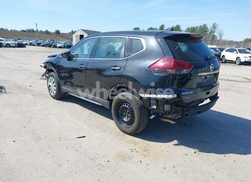 Photo 3 of 2019 Nissan Rogue S (VIN 5N1AT2MV2KC798639)