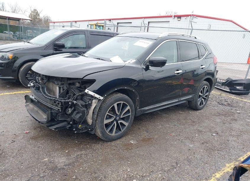 Photo 2 of 2019 Nissan Rogue SL (VIN 5N1AT2MV2KC802575)