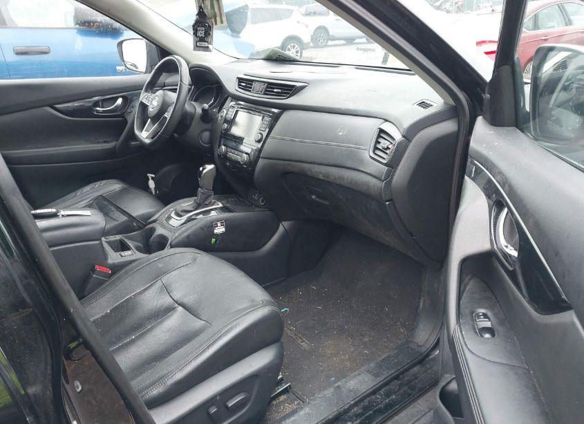 Photo 5 of 2019 Nissan Rogue SL (VIN 5N1AT2MV2KC802575)