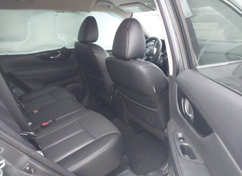 Photo 8 of 2019 Nissan Rogue SL (VIN 5N1AT2MV2KC808246)