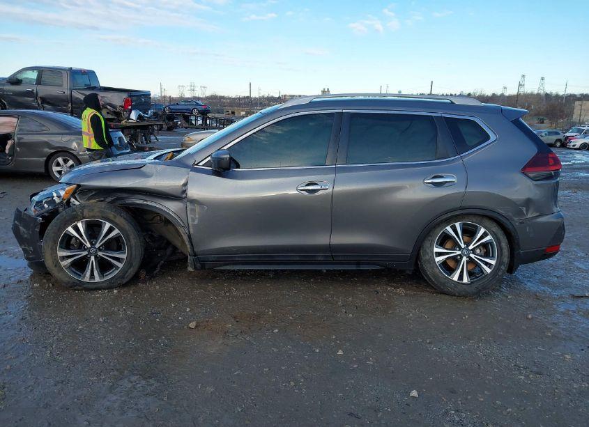 Photo 13 of 2019 Nissan Rogue SV (VIN 5N1AT2MV2KC828870)