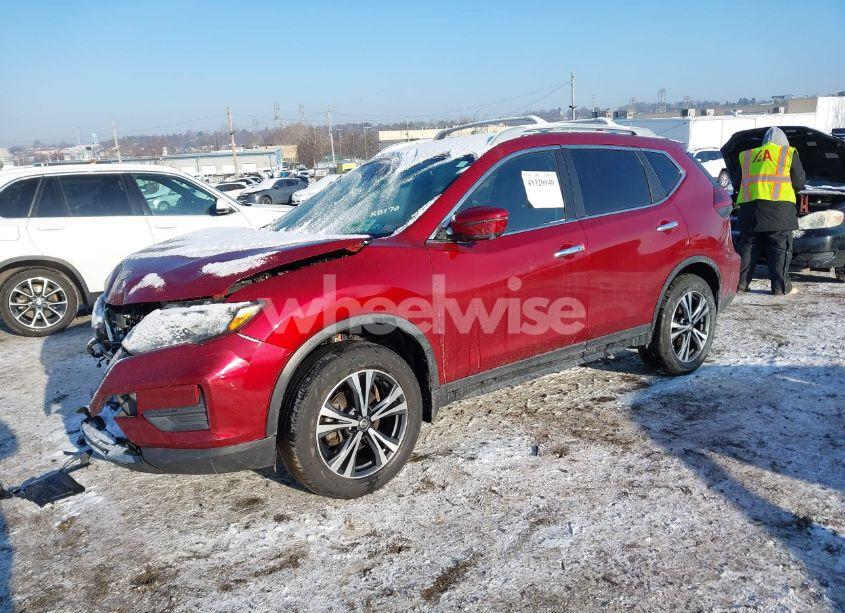 Photo 2 of 2019 Nissan Rogue SV (VIN 5N1AT2MV2KC837939)