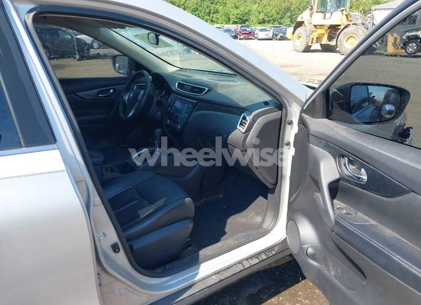 Photo 5 of 2014 Nissan Rogue SL (VIN 5N1AT2MV3EC854138)