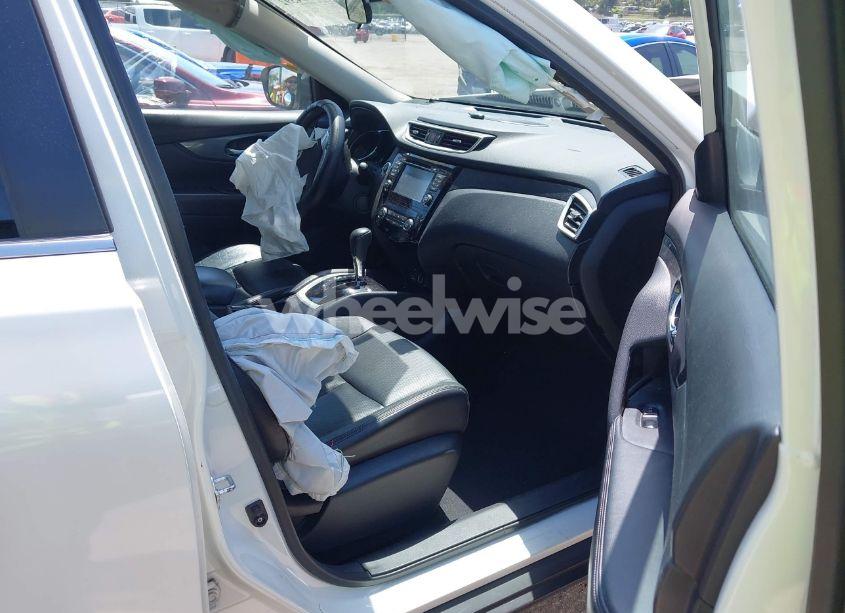 Photo 5 of 2015 Nissan Rogue SL (VIN 5N1AT2MV3FC766613)