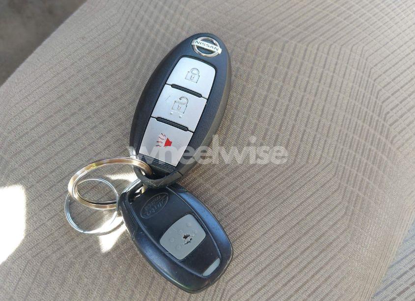 Photo 11 of 2015 Nissan Rogue SV (VIN 5N1AT2MV3FC813493)