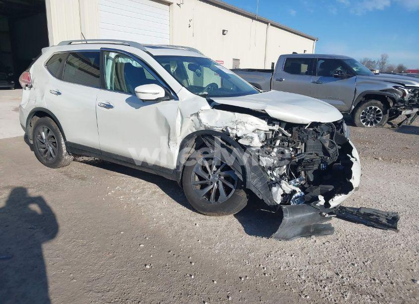 2015 Nissan Rogue SL (VIN 5N1AT2MV3FC816717) main photo