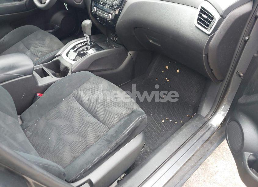 Photo 5 of 2015 Nissan Rogue SV (VIN 5N1AT2MV3FC832299)