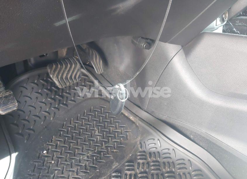 Photo 11 of 2015 Nissan Rogue SV (VIN 5N1AT2MV3FC834683)