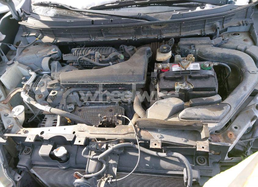 Photo 10 of 2015 Nissan Rogue SV (VIN 5N1AT2MV3FC855761)